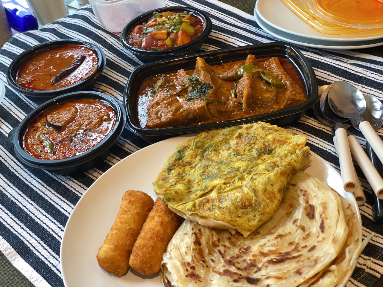 Food from Hoppers: roti and curries